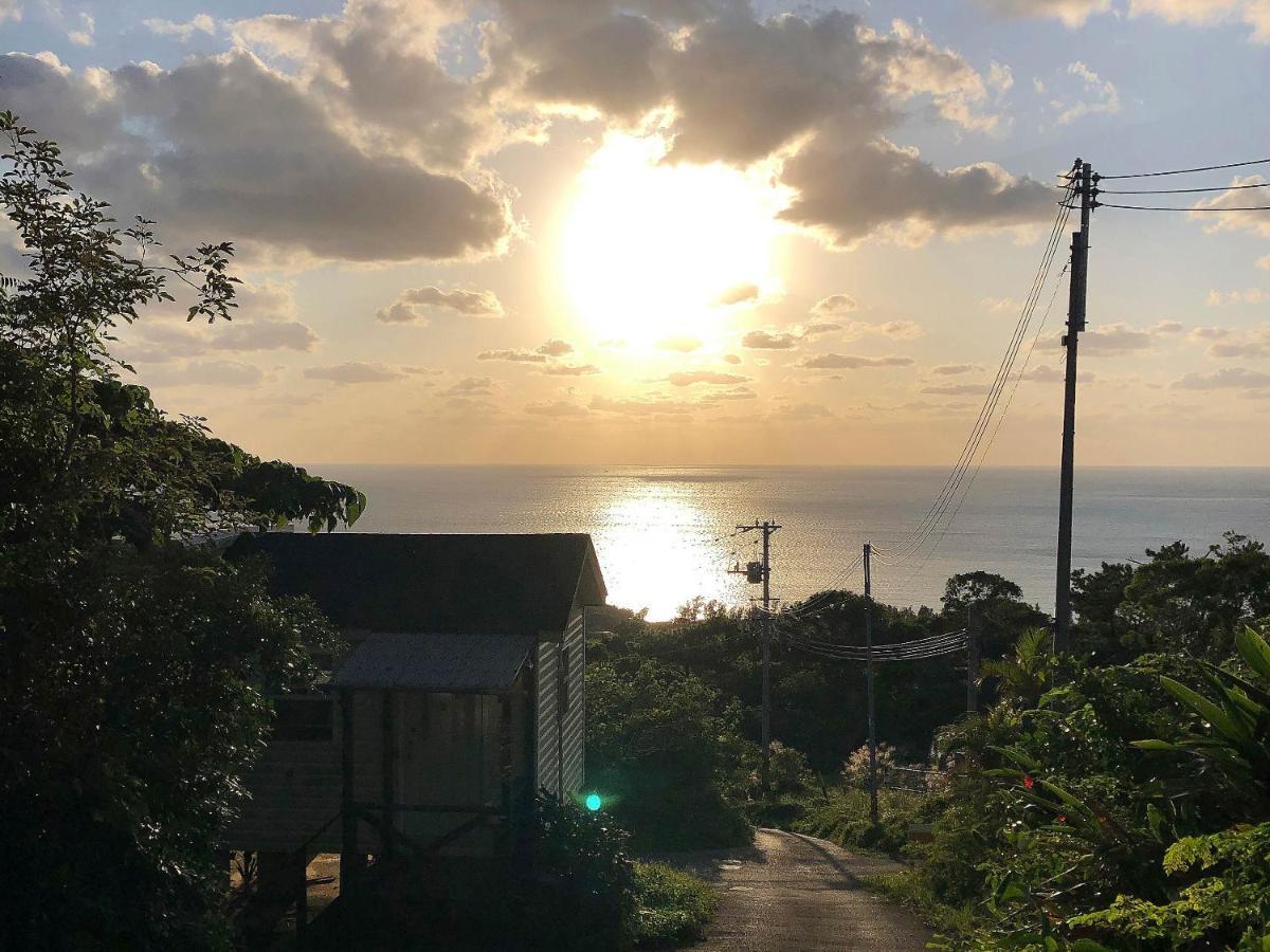 Panorama Ocean View Cottage Motobu Buitenkant foto