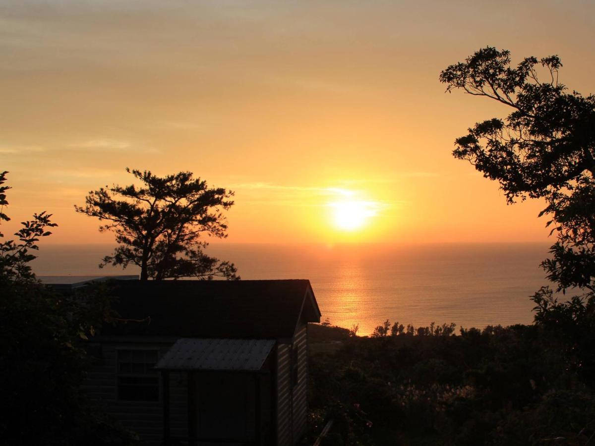 Panorama Ocean View Cottage Motobu Buitenkant foto